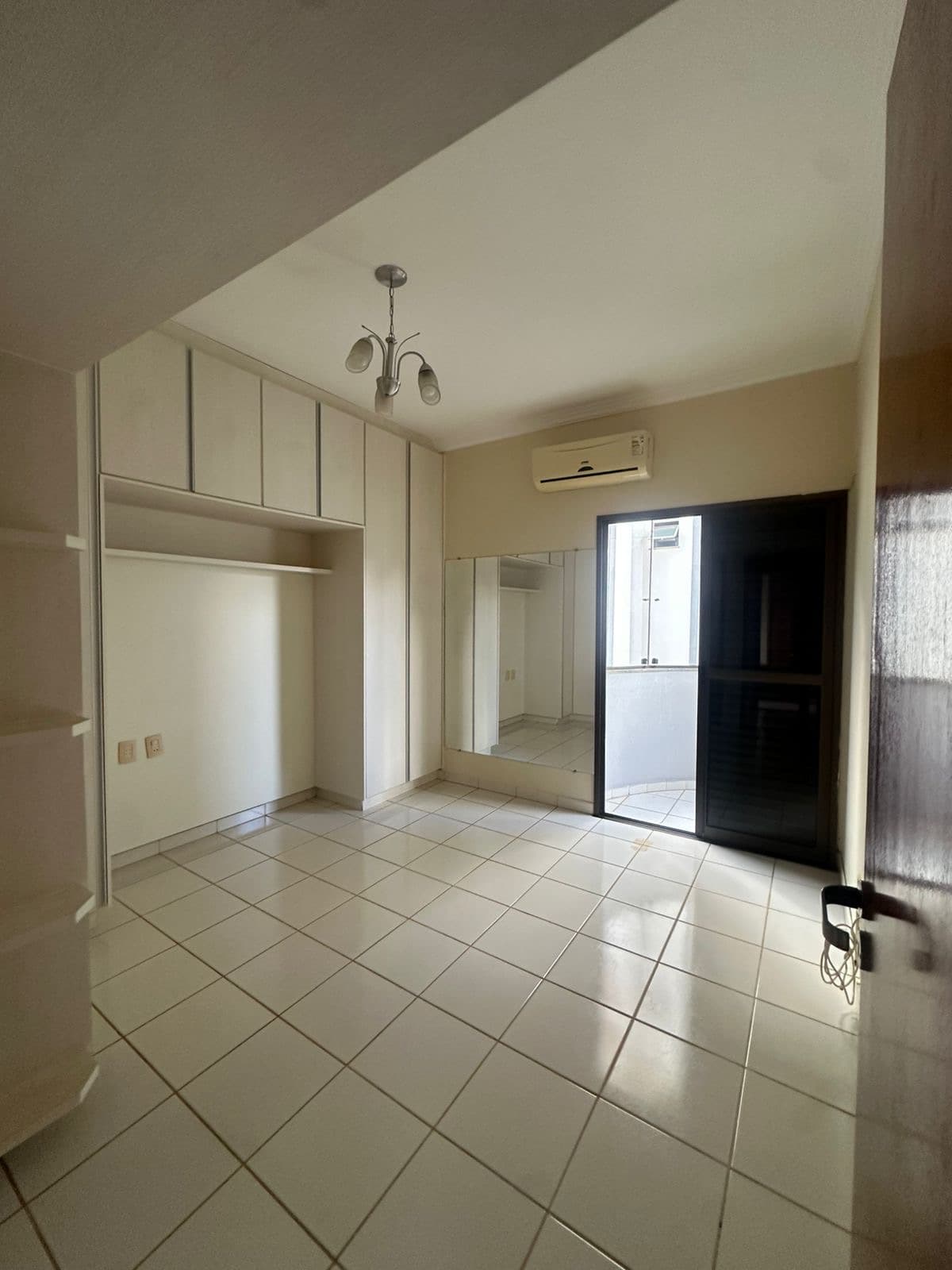 Apartamento em Santa Mônica - Uberlândia